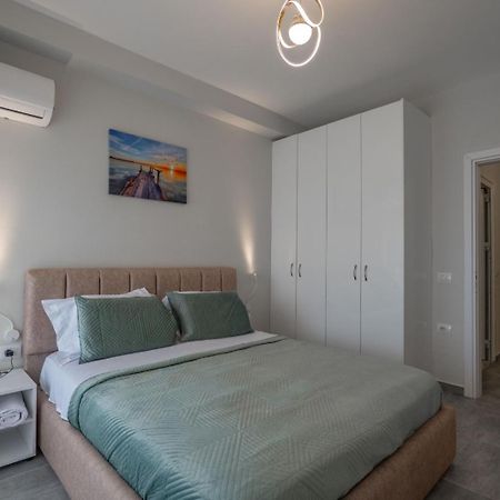Esel Apartments Саранда Екстер'єр фото