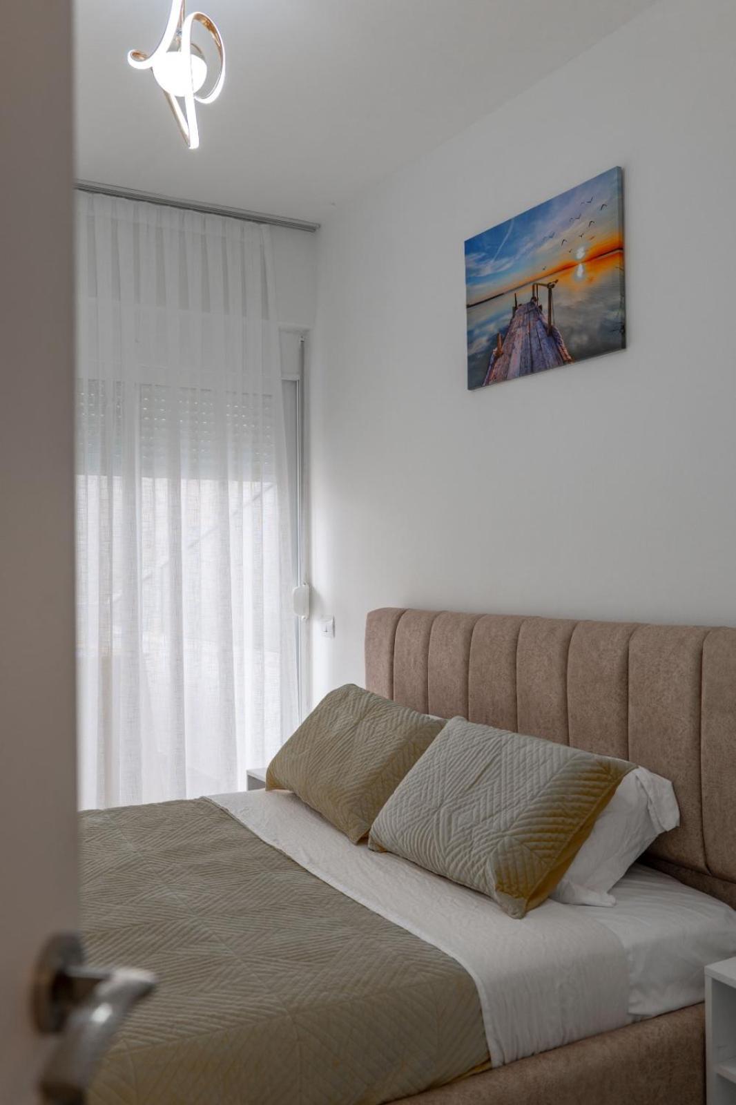 Esel Apartments Саранда Екстер'єр фото