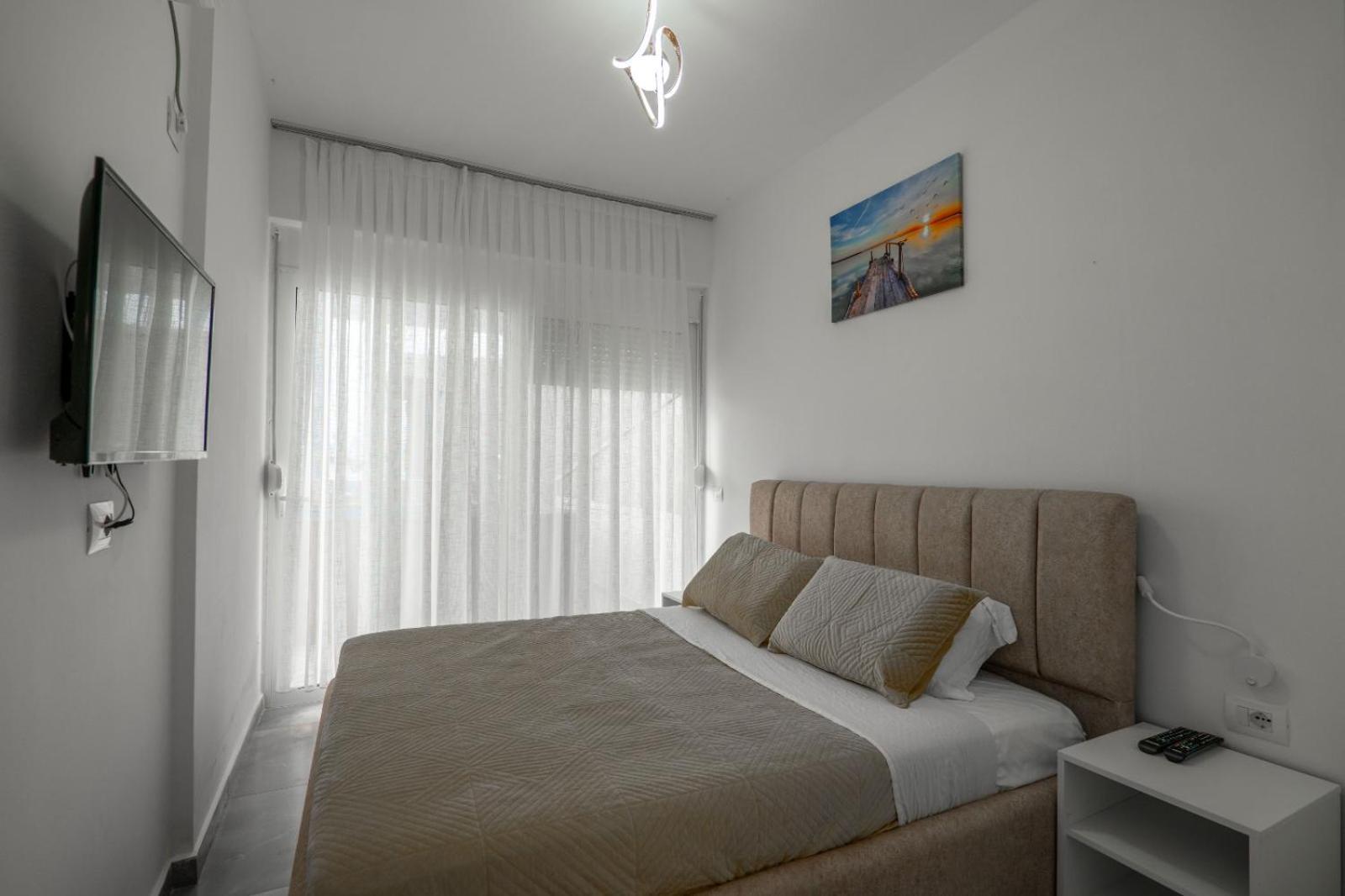 Esel Apartments Саранда Екстер'єр фото