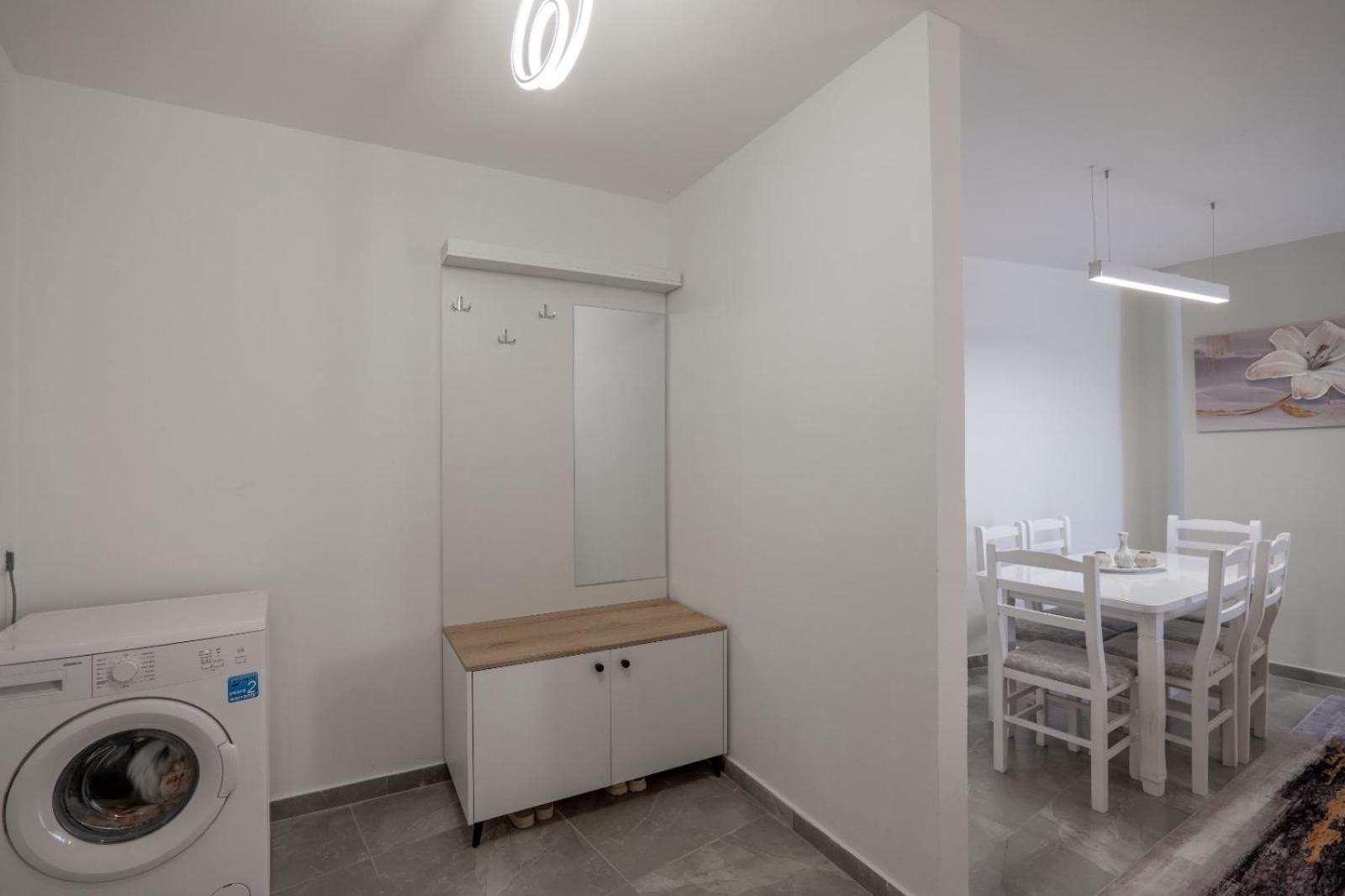 Esel Apartments Саранда Екстер'єр фото