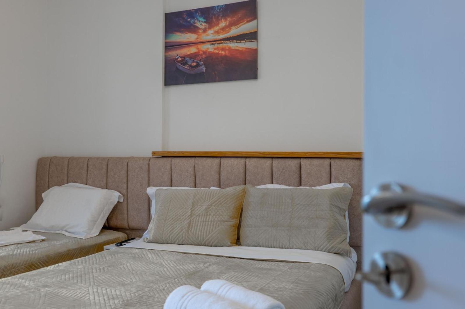 Esel Apartments Саранда Екстер'єр фото