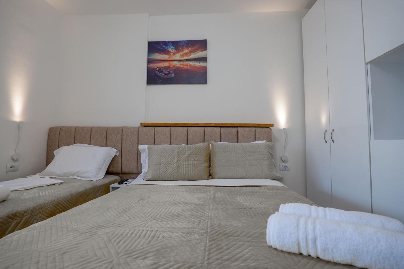 Esel Apartments Саранда Екстер'єр фото