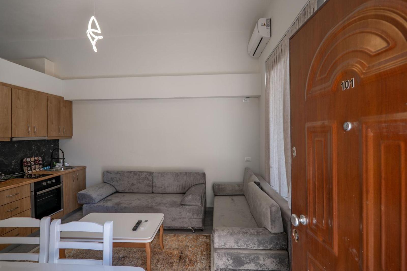Esel Apartments Саранда Екстер'єр фото